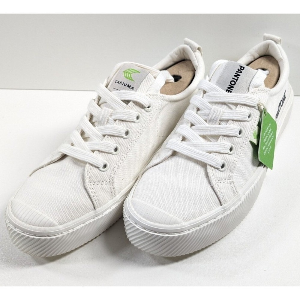 Cariuma OCA Low Pantone Snow White Canvas Sneakers Mens 7 Womens 8.5